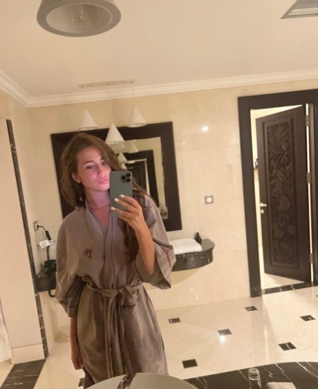 Cumhuriyet Premium Escort Hande ile Unutulmaz Saatler